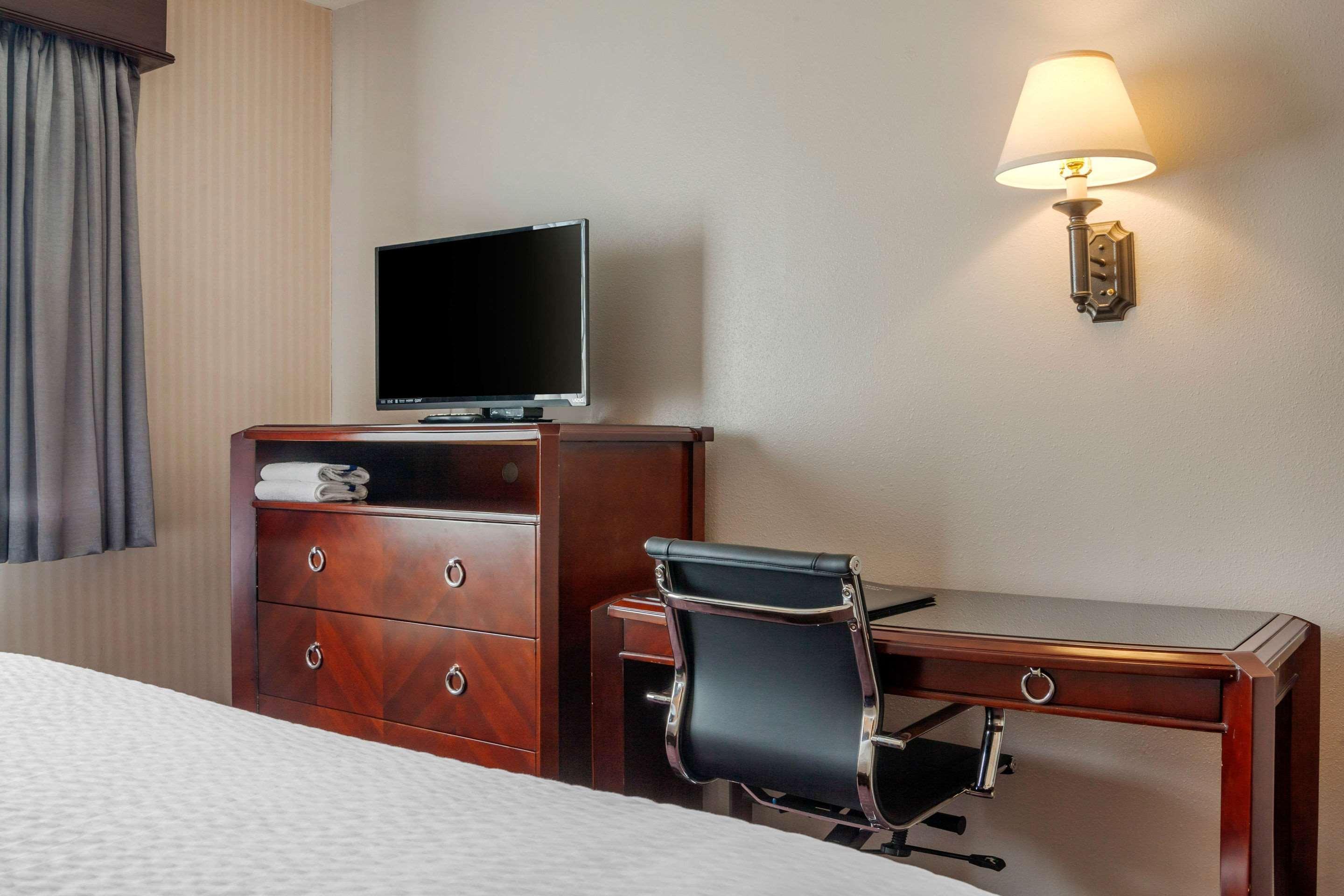 Clarion Hotel&Suites Lake Delton Exterior foto