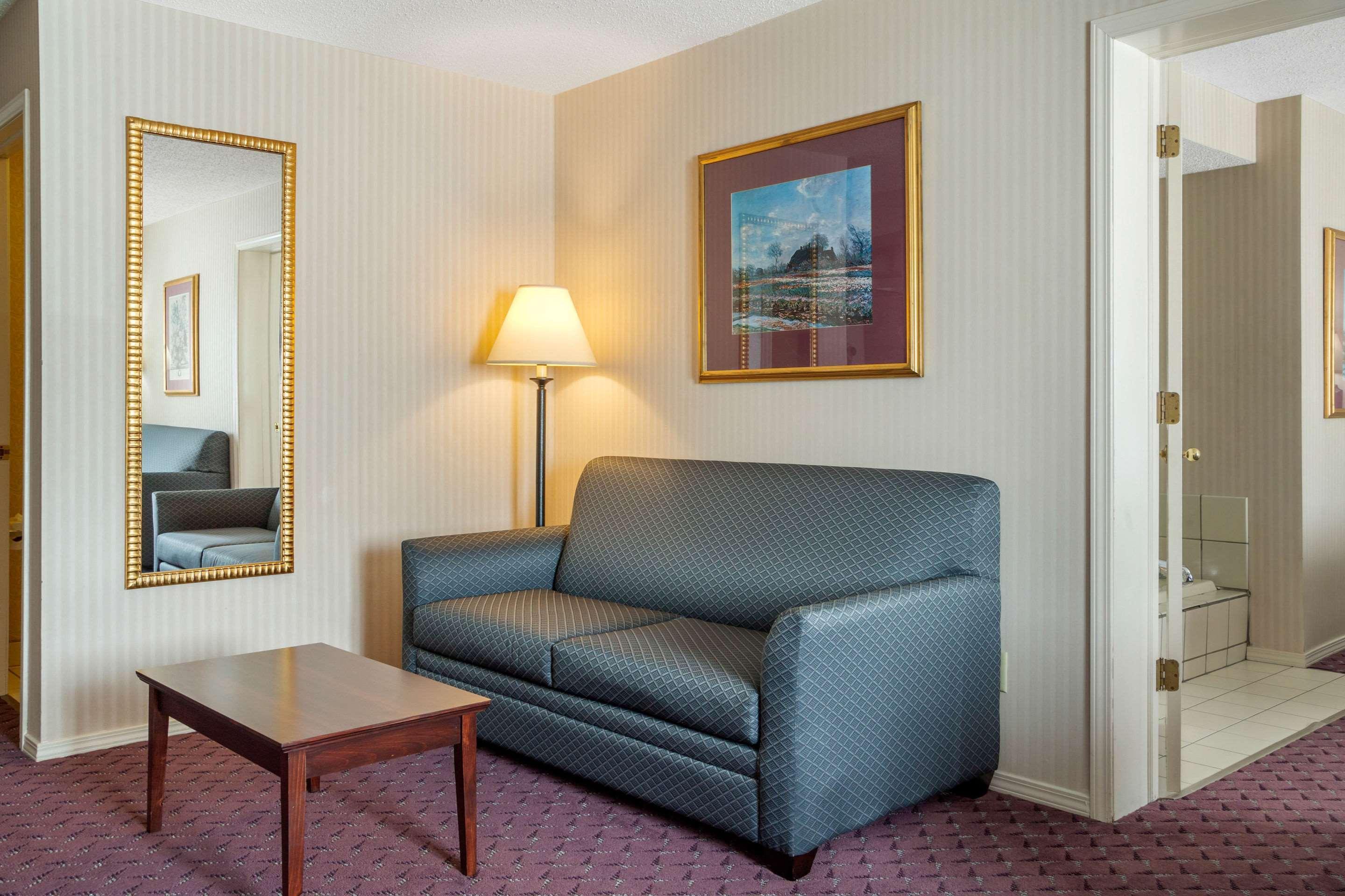 Clarion Hotel&Suites Lake Delton Exterior foto