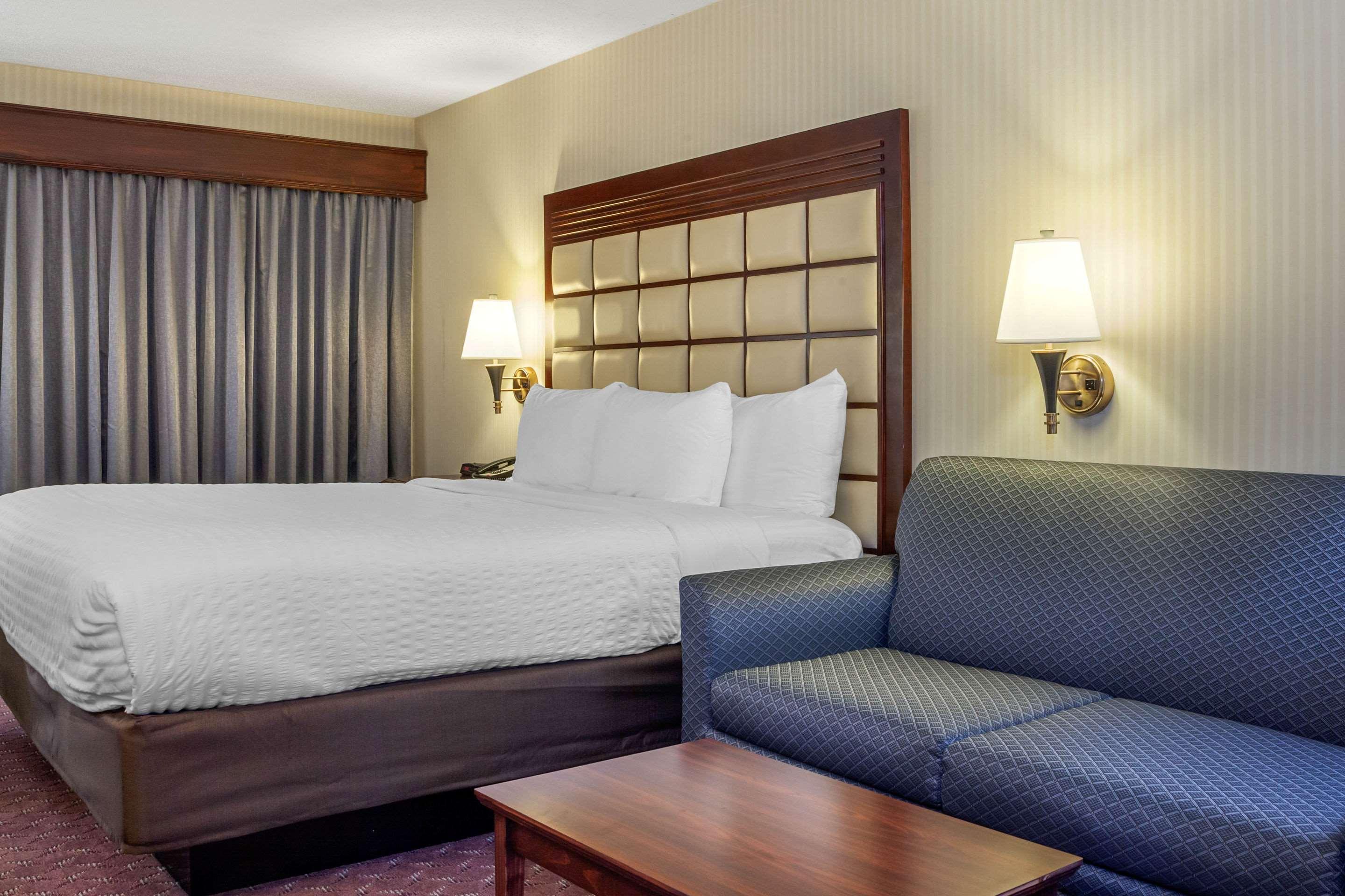 Clarion Hotel&Suites Lake Delton Exterior foto