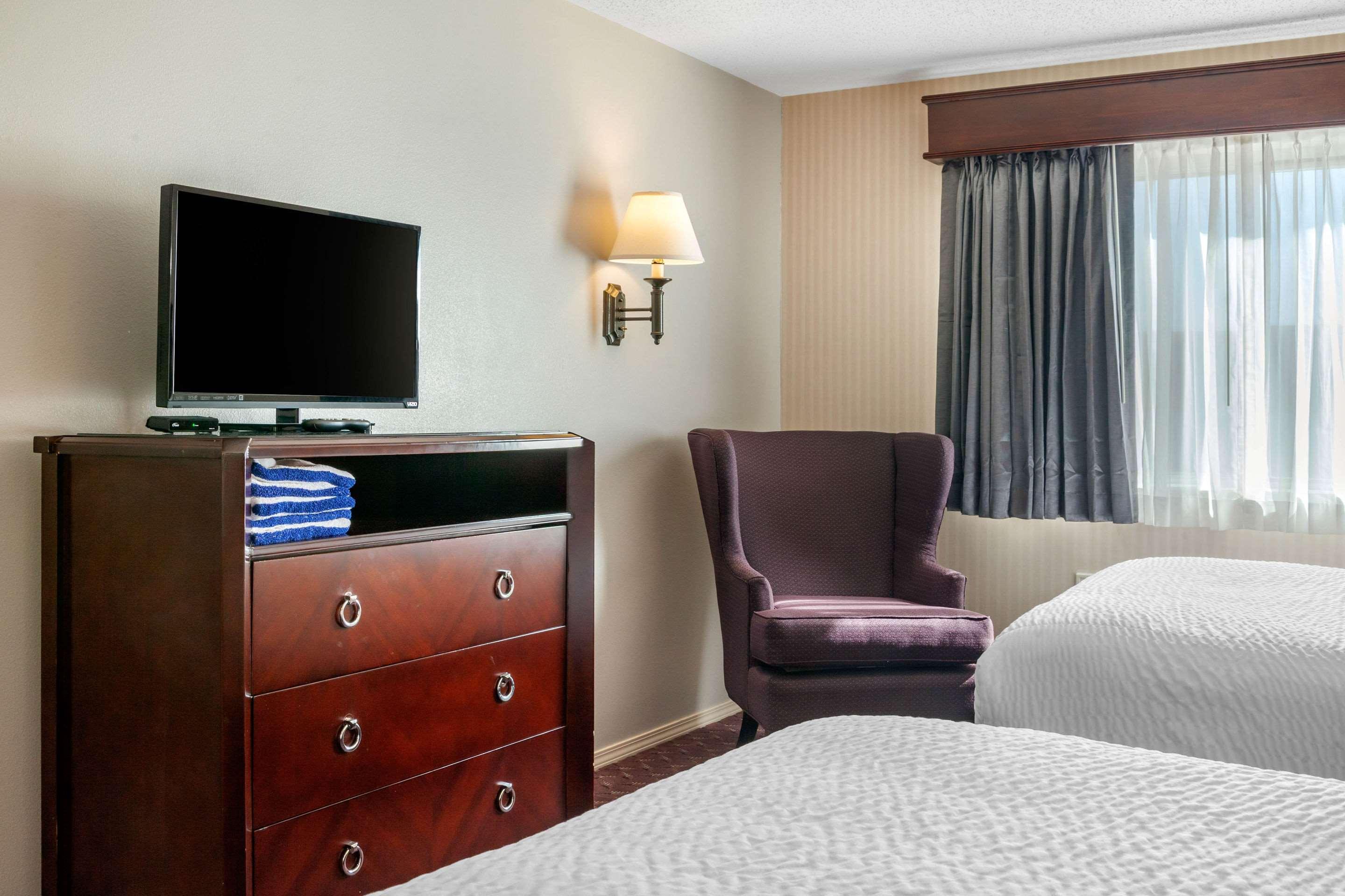 Clarion Hotel&Suites Lake Delton Exterior foto