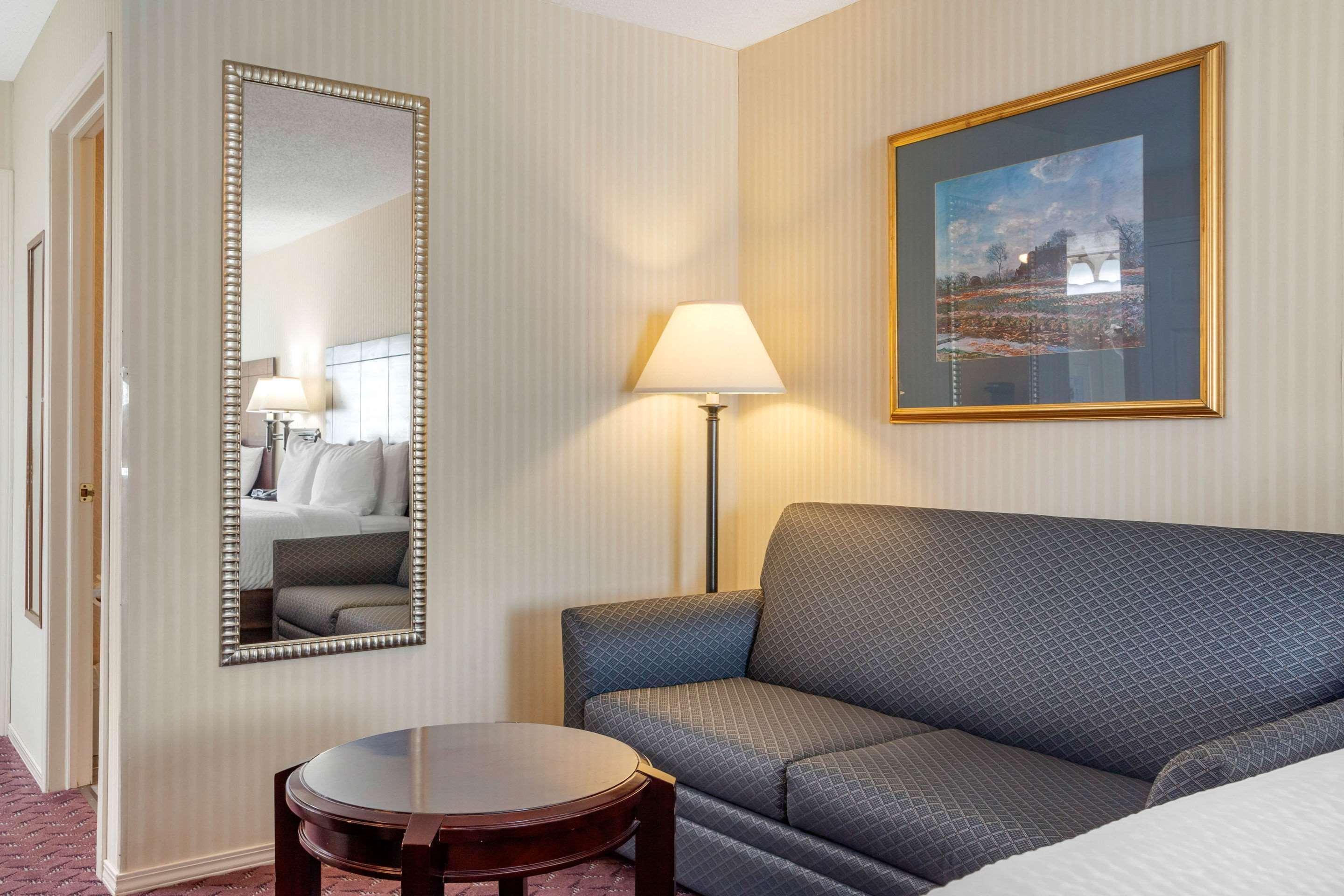 Clarion Hotel&Suites Lake Delton Exterior foto