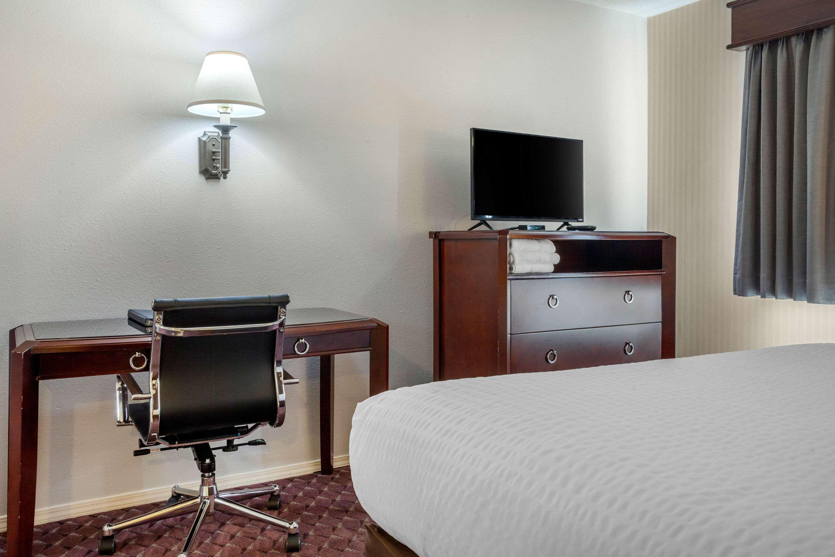Clarion Hotel&Suites Lake Delton Exterior foto