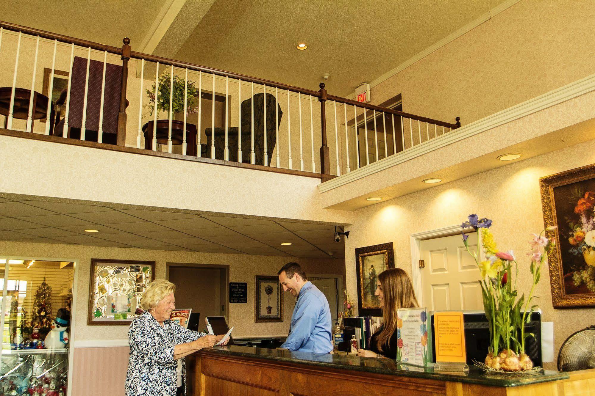 Clarion Hotel&Suites Lake Delton Exterior foto